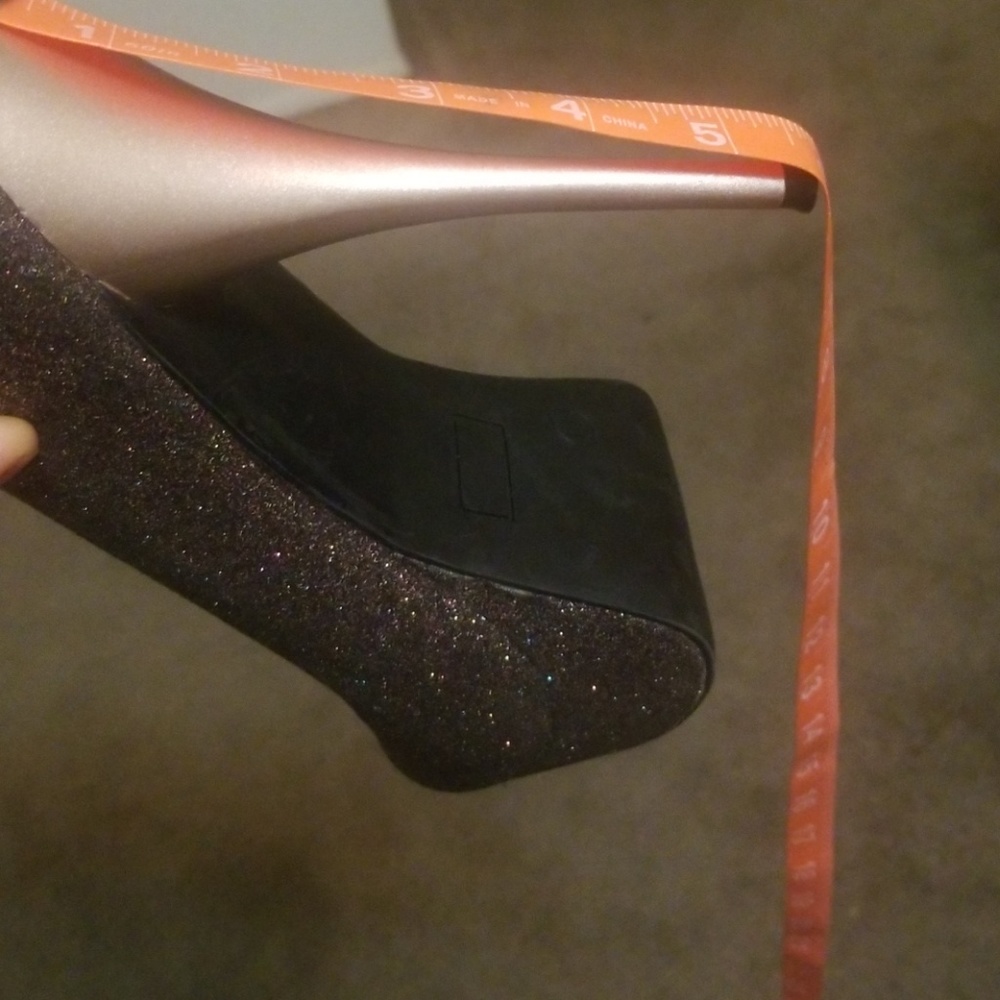 Shoe - Picture 5 of 5